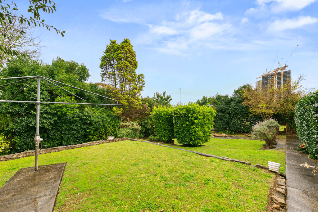 18 Garthowen Crescent, CASTLE HILL, NSW 2154