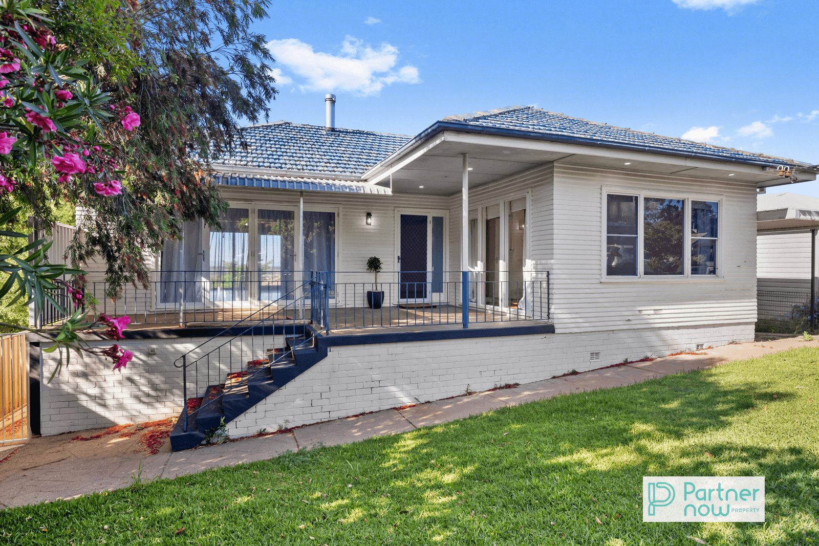 23 Lancaster Avenue, TAMWORTH, NSW 2340