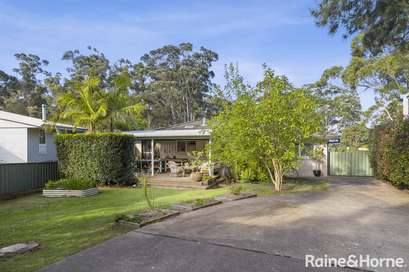 11 Lockhart Avenue, MOLLYMOOK, NSW 2539