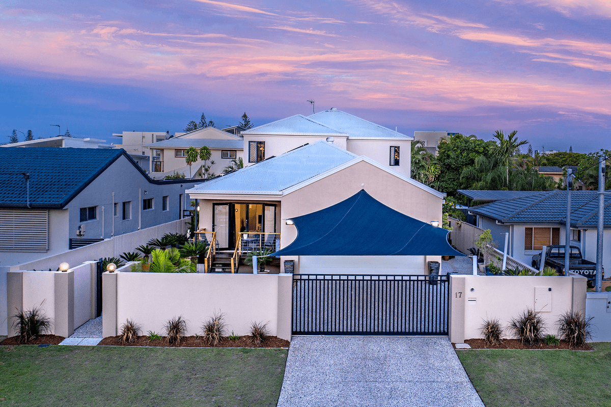 17 Albicore Street, Mermaid Waters, QLD 4218