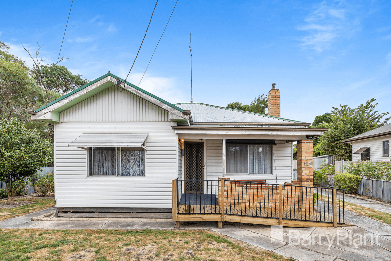 235 Larter Street, Canadian, VIC 3350