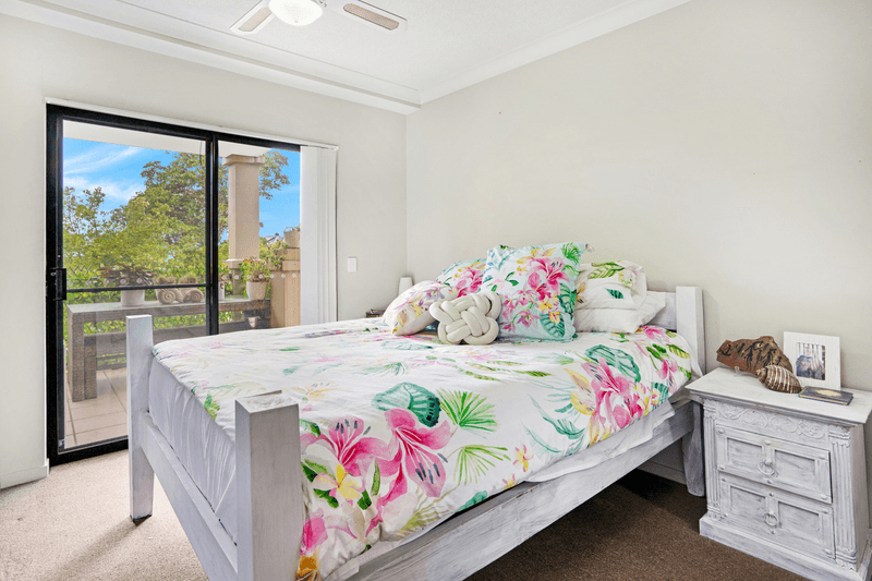 34/2 Geraldton Drive, VARSITY LAKES, QLD 4227