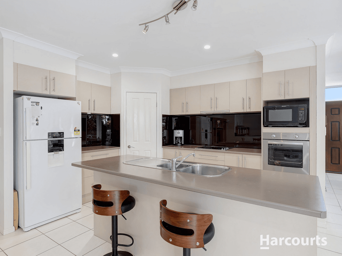 1 Hillary Drive, Warner, QLD 4500