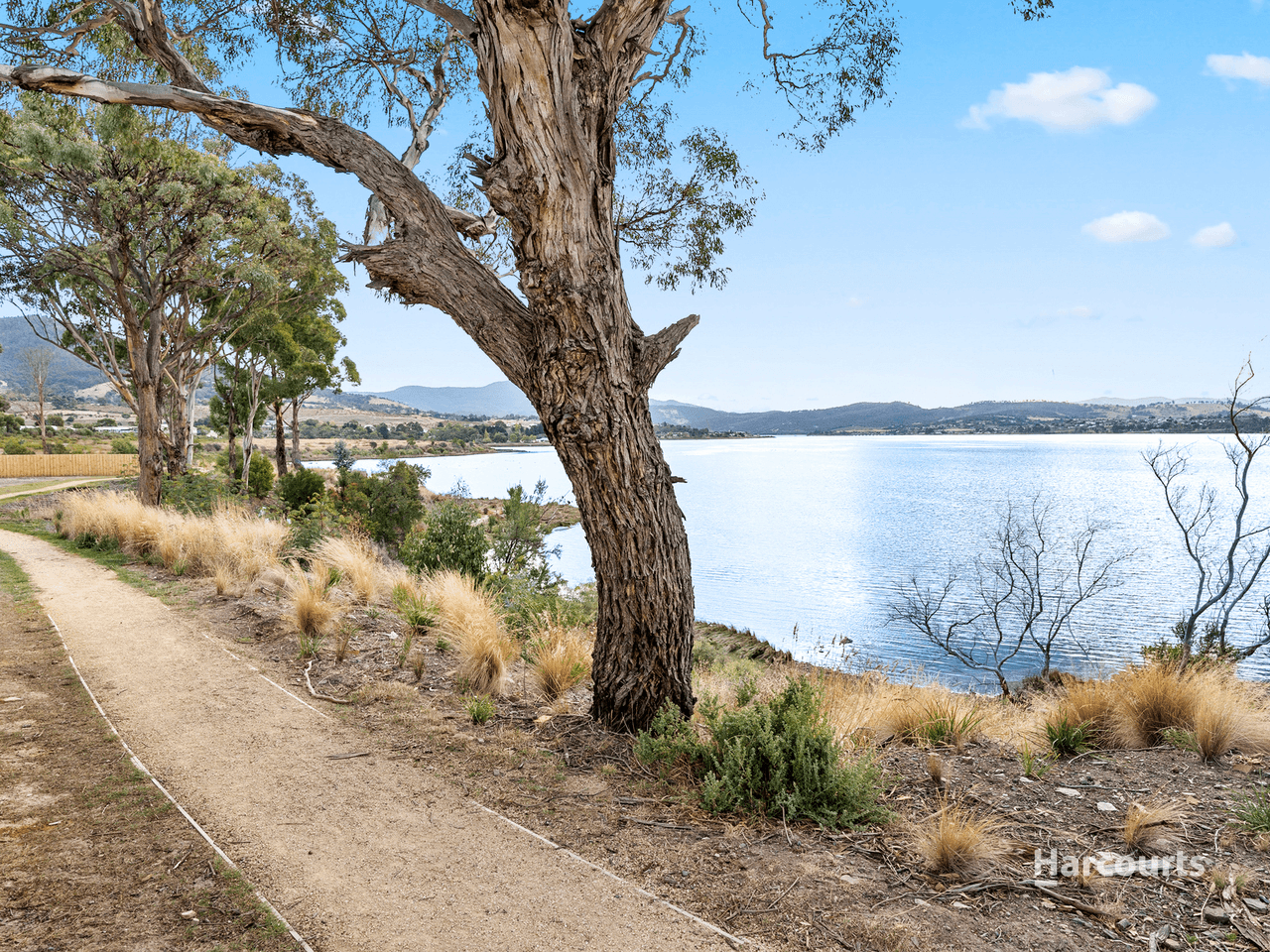 90 Stony Point Drive, AUSTINS FERRY, TAS 7011