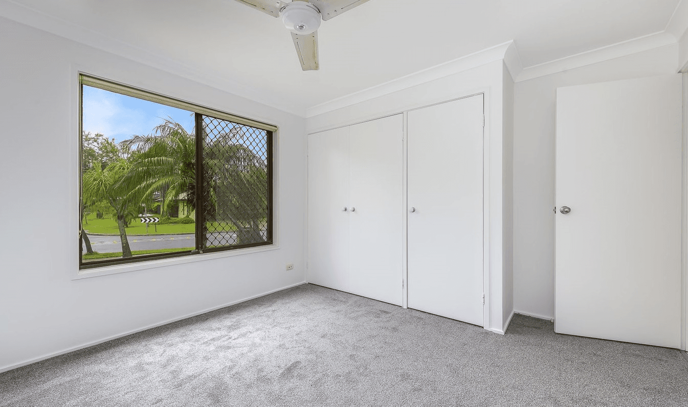 2 Parasol Street, Ashmore, QLD 4214