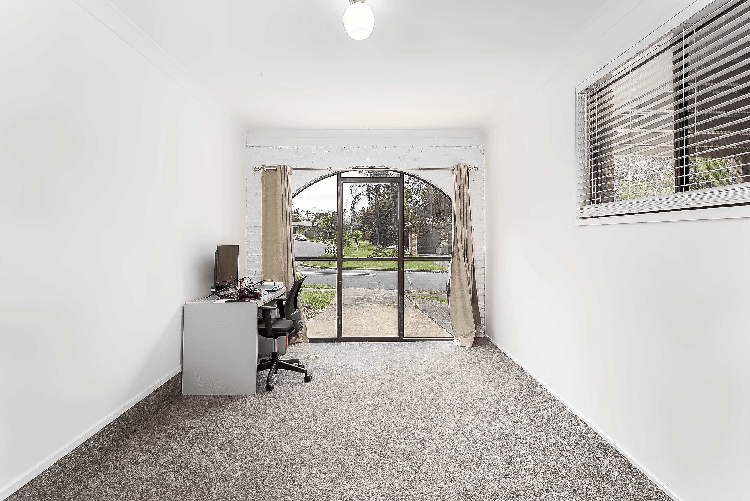 2 Parasol Street, Ashmore, QLD 4214