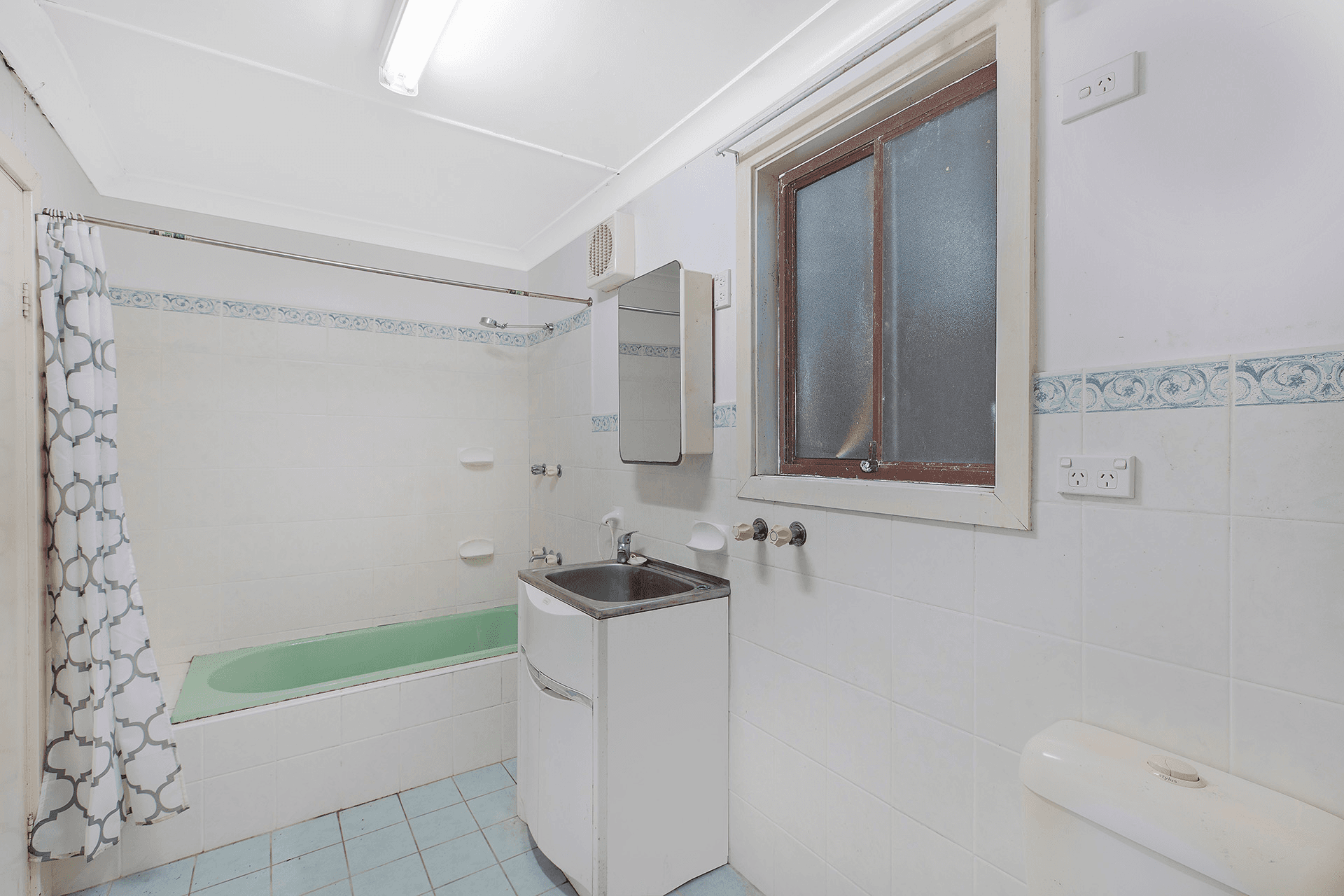 12 Parry Avenue, Terrigal, NSW 2260