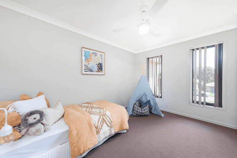 15 Oscar Close, ORMEAU, QLD 4208