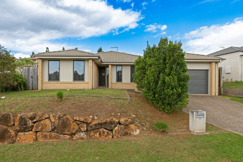 15 Oscar Close, ORMEAU, QLD 4208