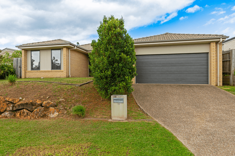 15 Oscar Close, ORMEAU, QLD 4208