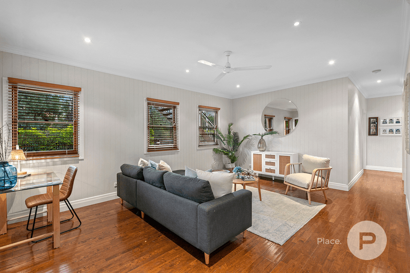 2 Boongall Road, Camp Hill, QLD 4152