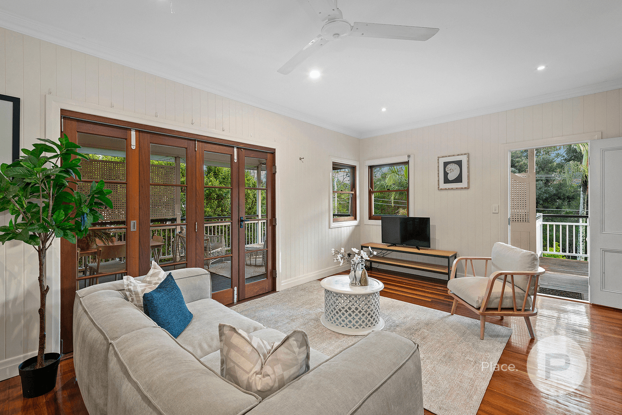 2 Boongall Road, Camp Hill, QLD 4152