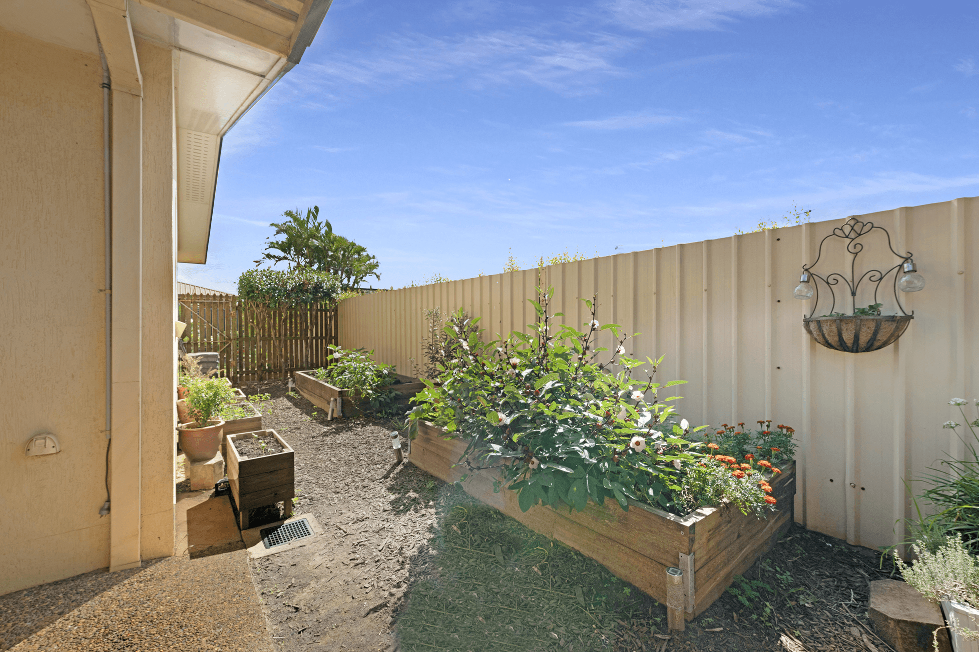 6 East Pkt, Avenell Heights, QLD 4670