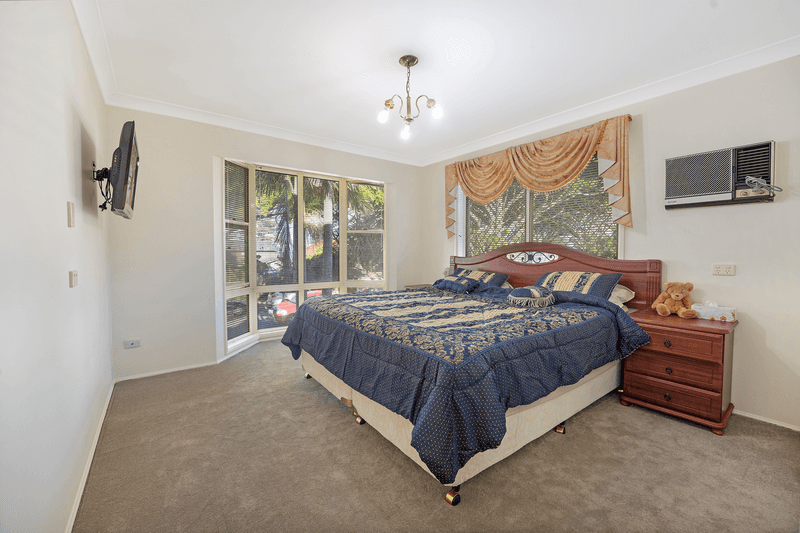 5 Prince Edward Pde, REDCLIFFE, QLD 4020