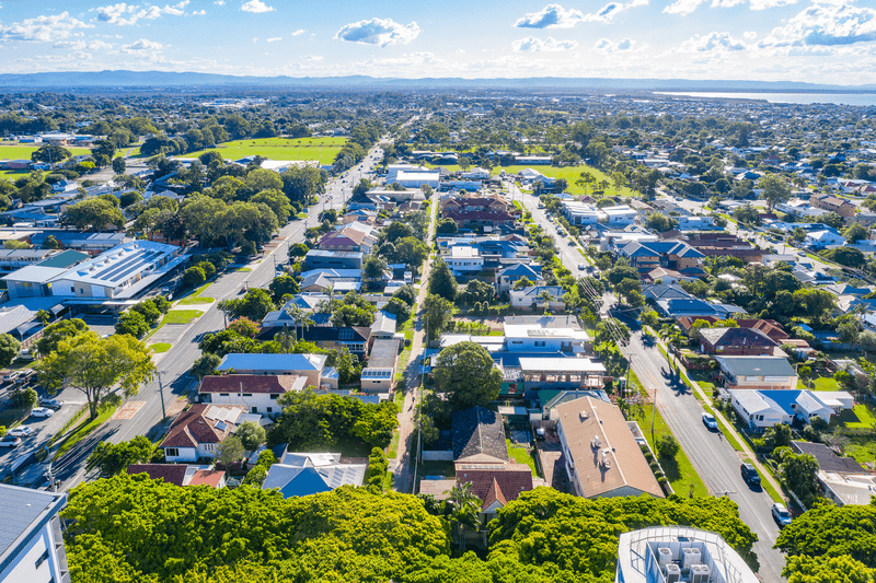 5 Prince Edward Pde, REDCLIFFE, QLD 4020