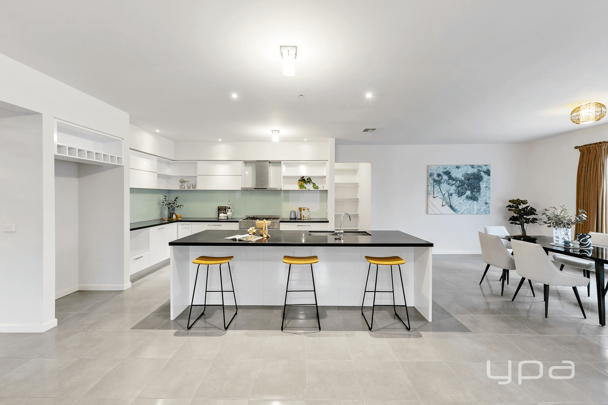 15 Chedgey Drive, ST ALBANS, VIC 3021