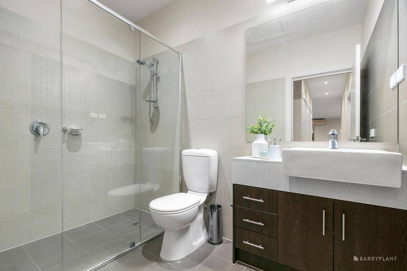 2/1 Nartanda Court, DONCASTER EAST, VIC 3109