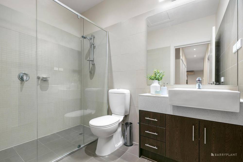 2/1 Nartanda Court, DONCASTER EAST, VIC 3109