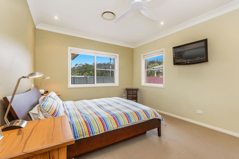 2/15B Shores Drive, YAMBA, NSW 2464