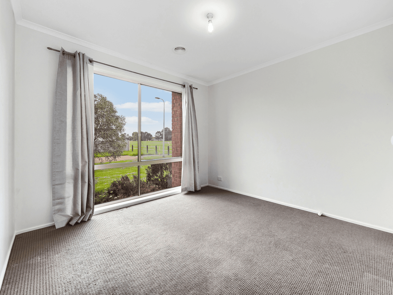 13 Ovata Place, CRANBOURNE WEST, VIC 3977