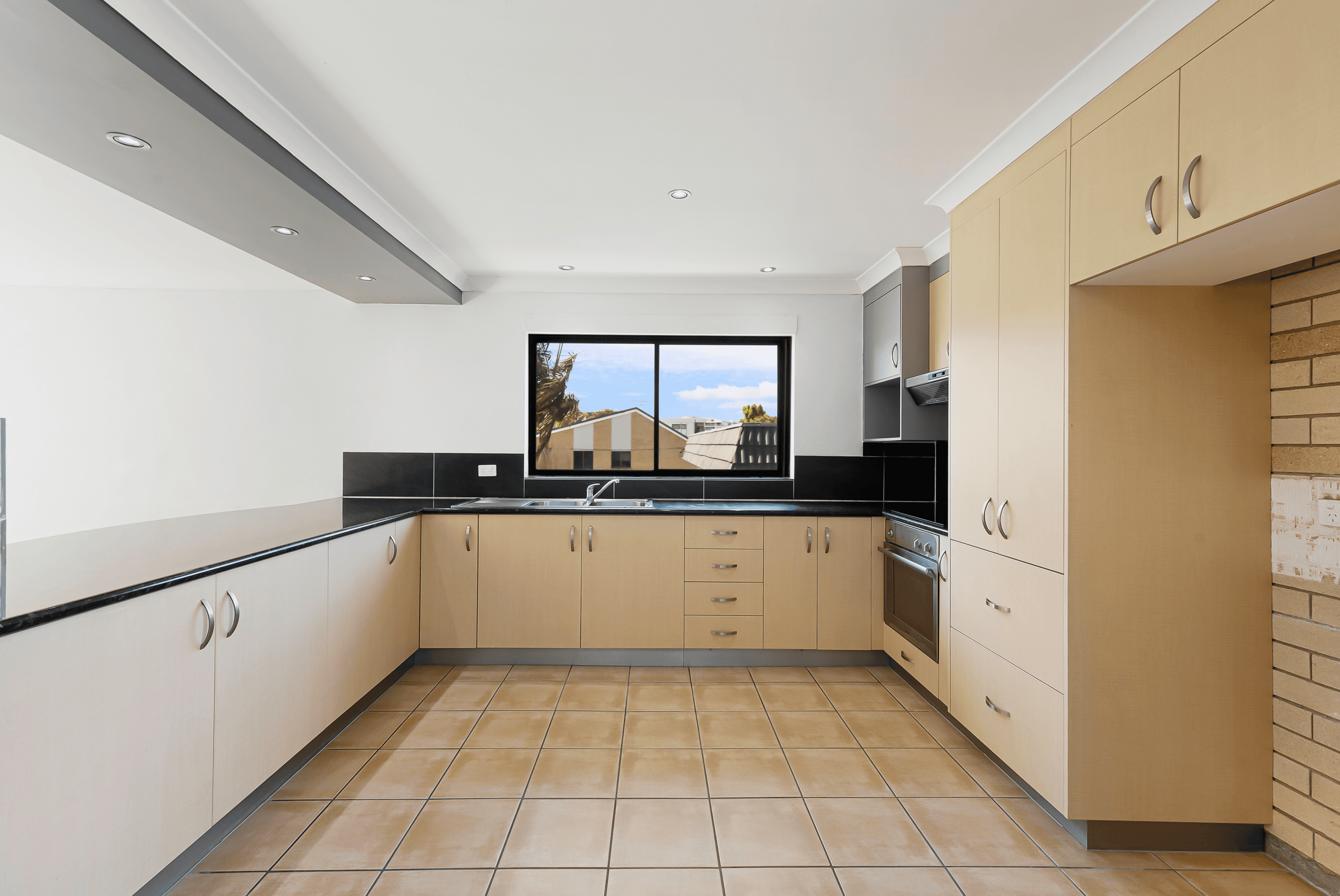 4/39 Goonawarra Drive, MOOLOOLABA, QLD 4557