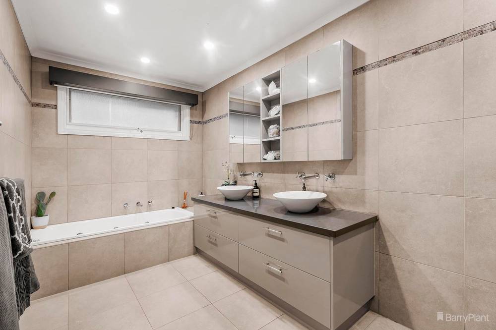 4 Pushkin Court, DONCASTER EAST, VIC 3109