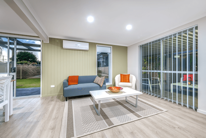 4 Ashgrove Avenue, RUNAWAY BAY, QLD 4216