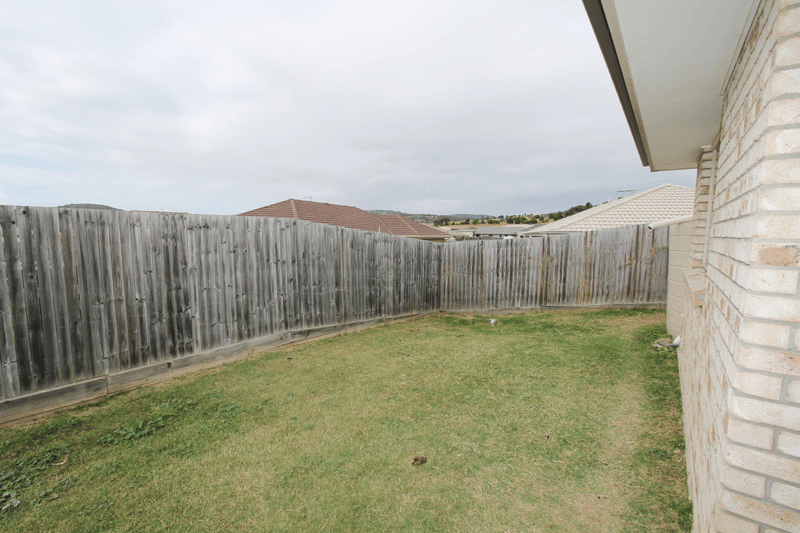 5 Harrier Place, LOWOOD, QLD 4311