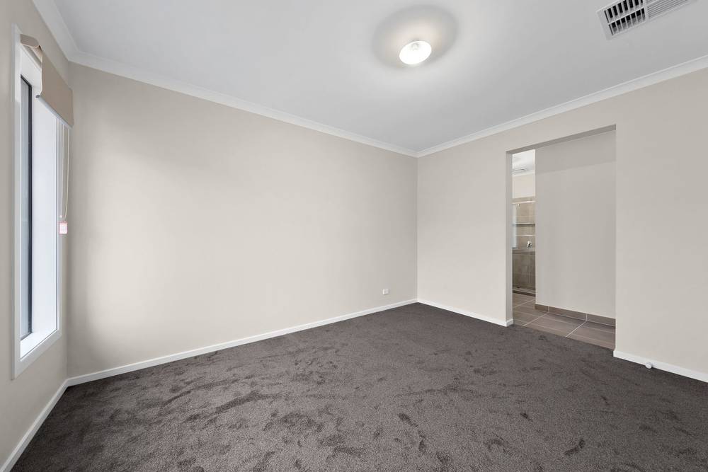 35 Emilia Circuit, Fraser Rise, VIC 3336