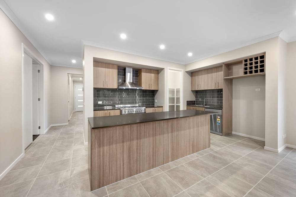 35 Emilia Circuit, Fraser Rise, VIC 3336