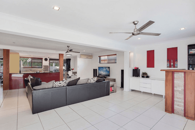 71 Cypress Drive, Broadbeach Waters, QLD 4218