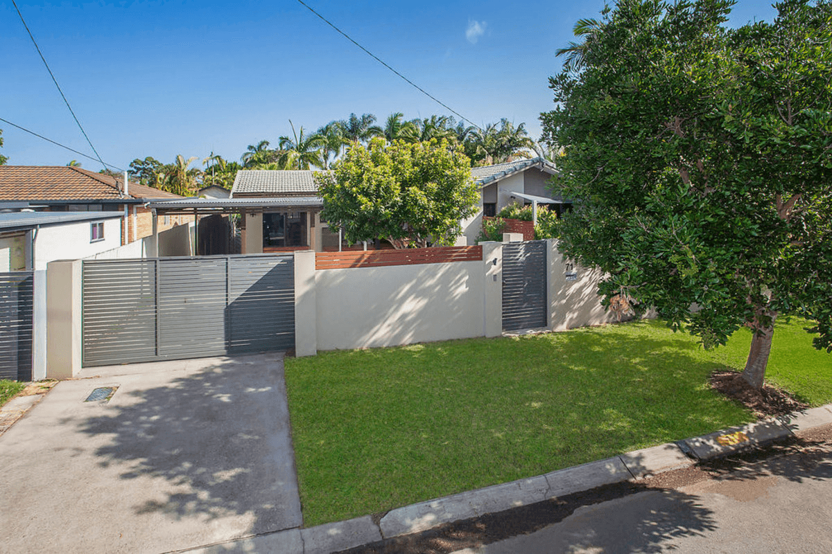 71 Cypress Drive, Broadbeach Waters, QLD 4218