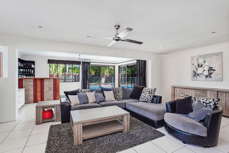 71 Cypress Drive, Broadbeach Waters, QLD 4218