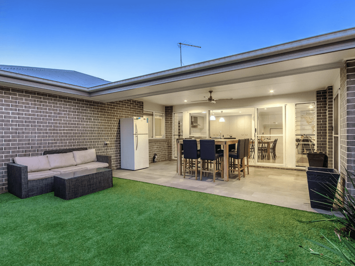 2 Dee Street, Deebing Heights, QLD 4306