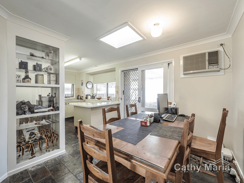 11 Barclay Avenue, MANNERING PARK, NSW 2259