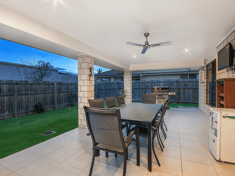 2 Kingsburgh Street, Raceview, QLD 4305