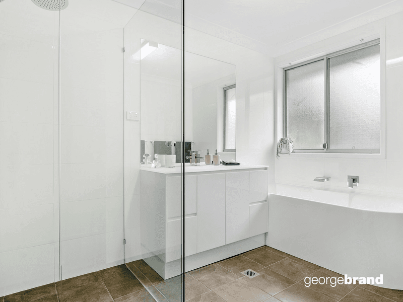 18 Rembrae Drive, Green Point, NSW 2251