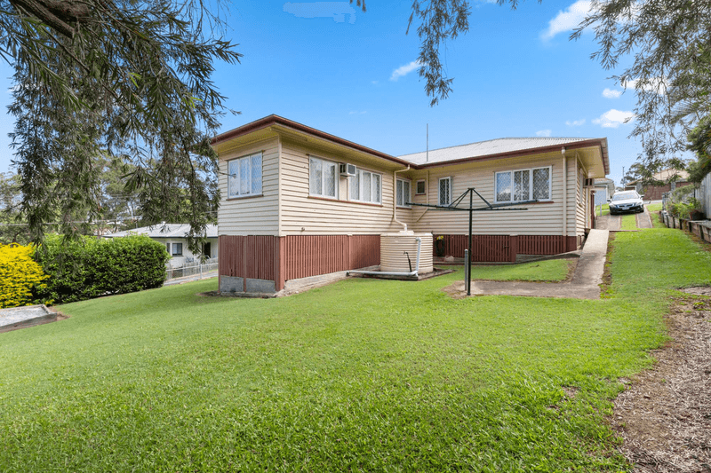 8 Raymond Street, NORTH IPSWICH, QLD 4305