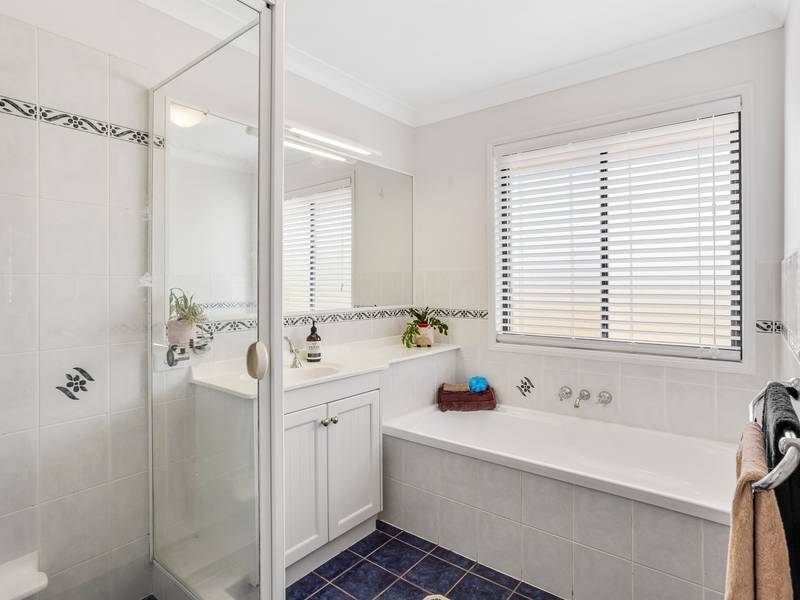 4 Paten Close, BIRKDALE, QLD 4159