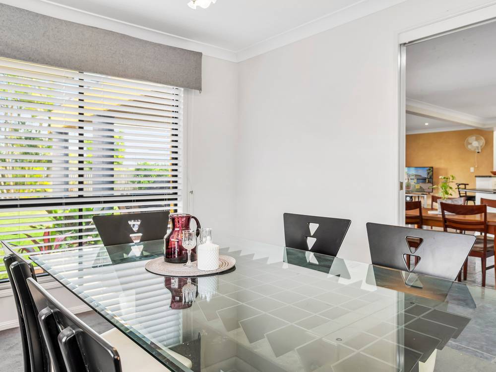 4 Paten Close, BIRKDALE, QLD 4159