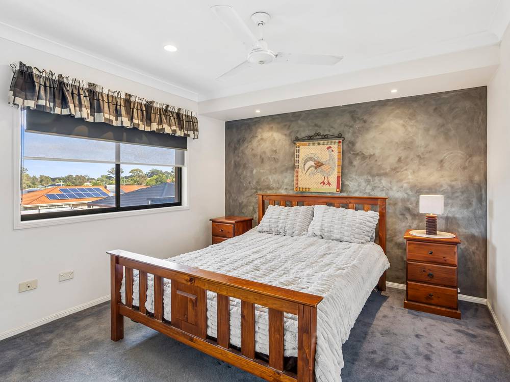 4 Paten Close, BIRKDALE, QLD 4159