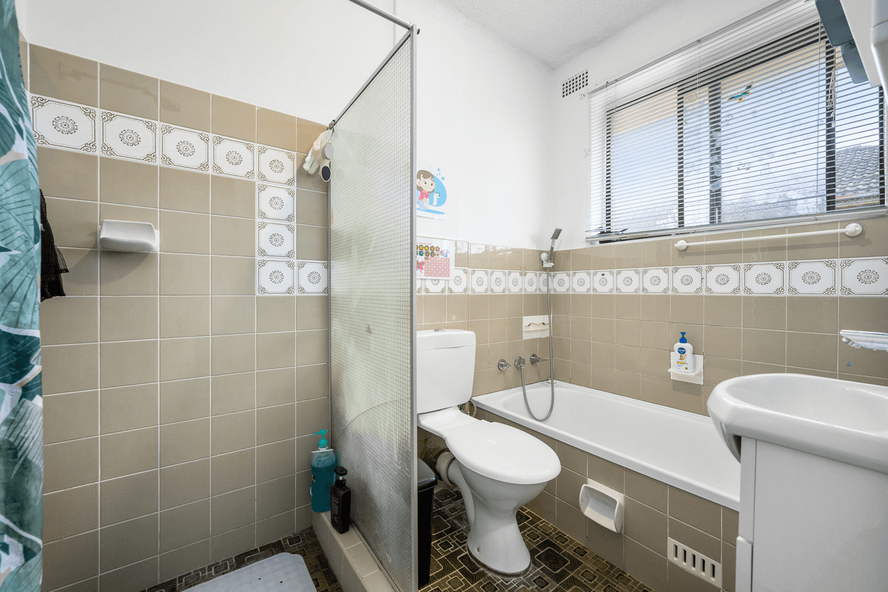 1/262 River Avenue, Carramar, NSW 2163