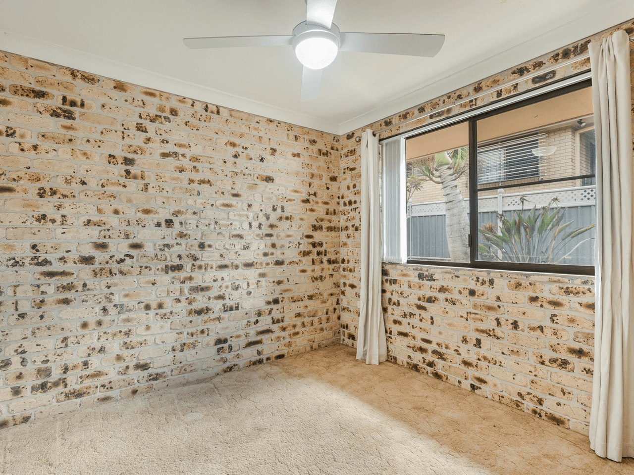 Unit 1/10 Graeme Avenue, GOONELLABAH, NSW 2480