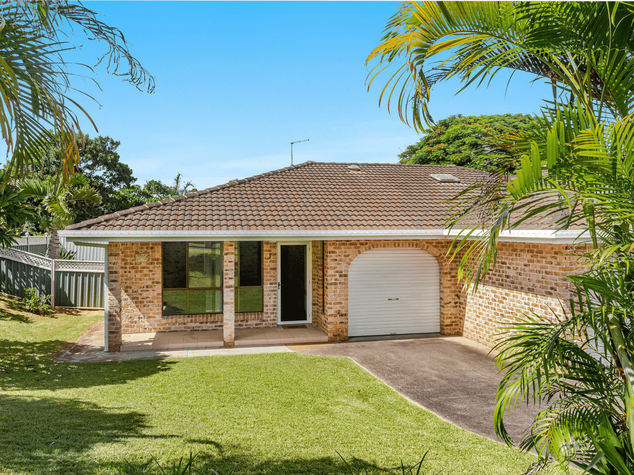 Unit 1/10 Graeme Avenue, GOONELLABAH, NSW 2480