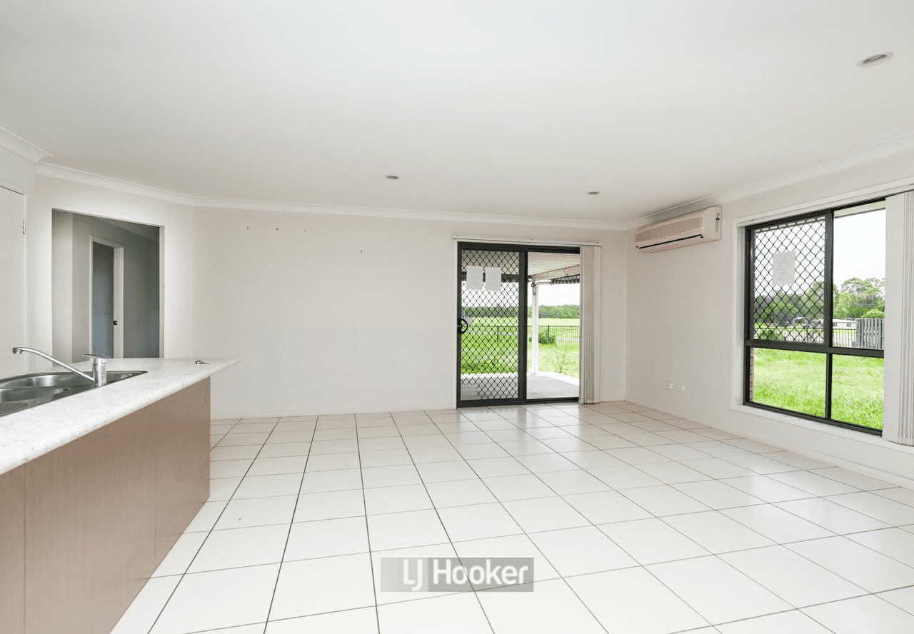 39 Nixon Drive, NORTH BOOVAL, QLD 4304