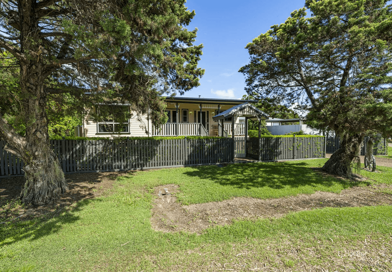 15 Edward Street, TOOGOOLAWAH, QLD 4313
