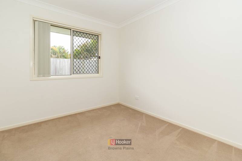 5 Wisdom Way, CRESTMEAD, QLD 4132