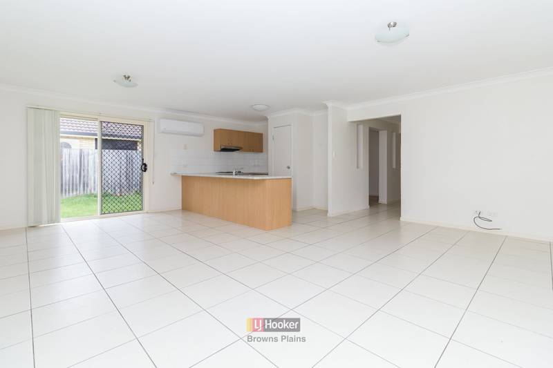 5 Wisdom Way, CRESTMEAD, QLD 4132