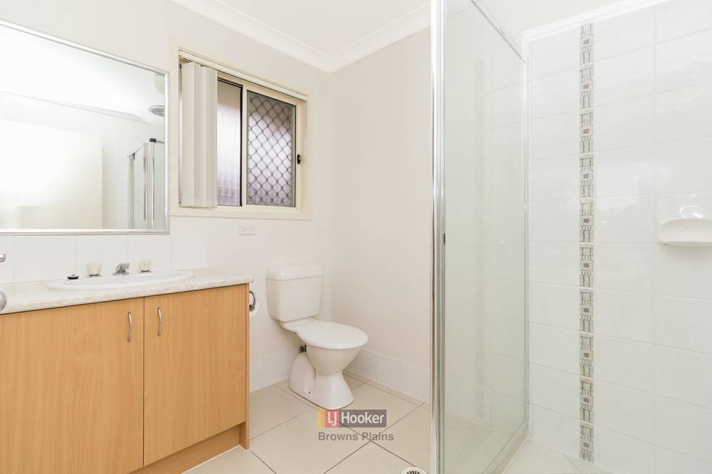 5 Wisdom Way, CRESTMEAD, QLD 4132