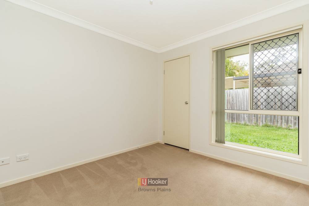 5 Wisdom Way, CRESTMEAD, QLD 4132